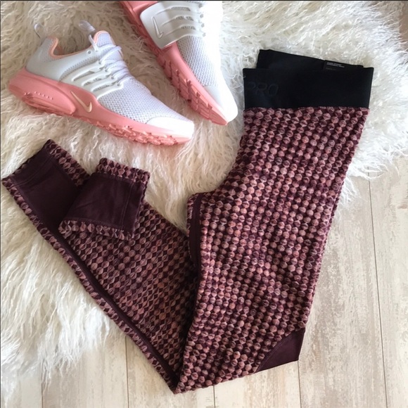 NWT Nike Women’s Pro Hyperwarm Thangs - Picture 2 of 6